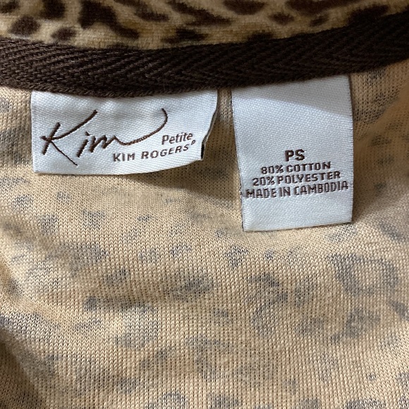 Kim Rogers’s leopard pattern velvet jacket. PS - Picture 5 of 10